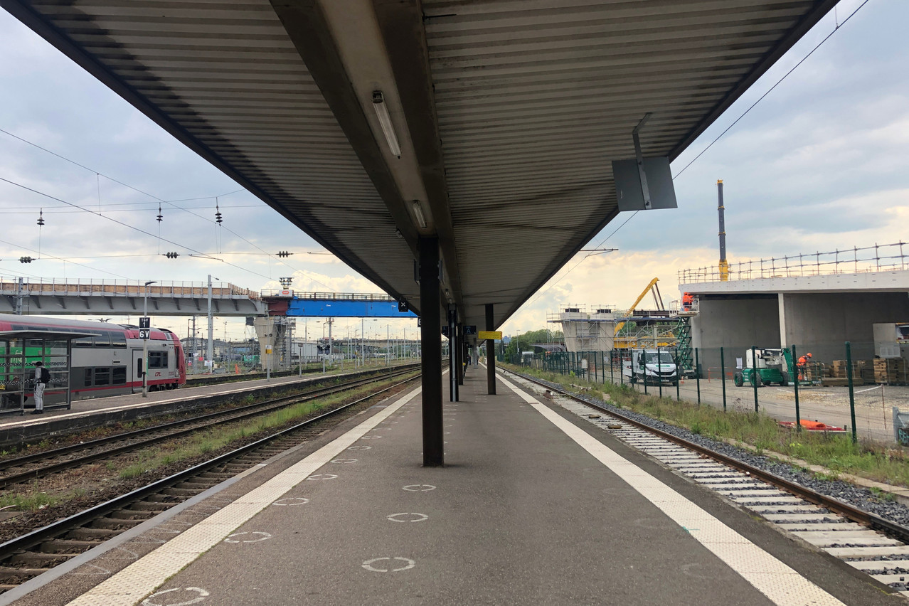 Le virage du pont Citézen de la gare de Thionville sera posé le samedi 27 mai à 22h. (Photo: Mathilde Obert/Maison Moderne)