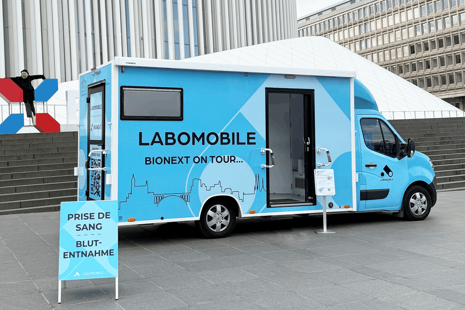 Comme lors des précédentes éditions, Bionext organise également des permanences supplémentaires de Labomobile. Elles auront lieu à la Philharmonie, à l’université d’Esch Belval et à la place de la Gare à Luxembourg-ville. (Photo: Service Communication Bionext)