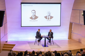Benoît Theunissen, journaliste Paperjam, interviewe Bob Kneip sur son expérience passée, les obstacles rencontrés, les opportunités et les leçons apprises au cours de sa carrière. (Photo: Marie Russillo/Maison Moderne)