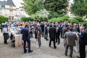 Lors de l’événement, les participants ont pu échanger autour d’un verre et d’une petite restauration. (Photo: Marie Russillo/Maison Moderne)