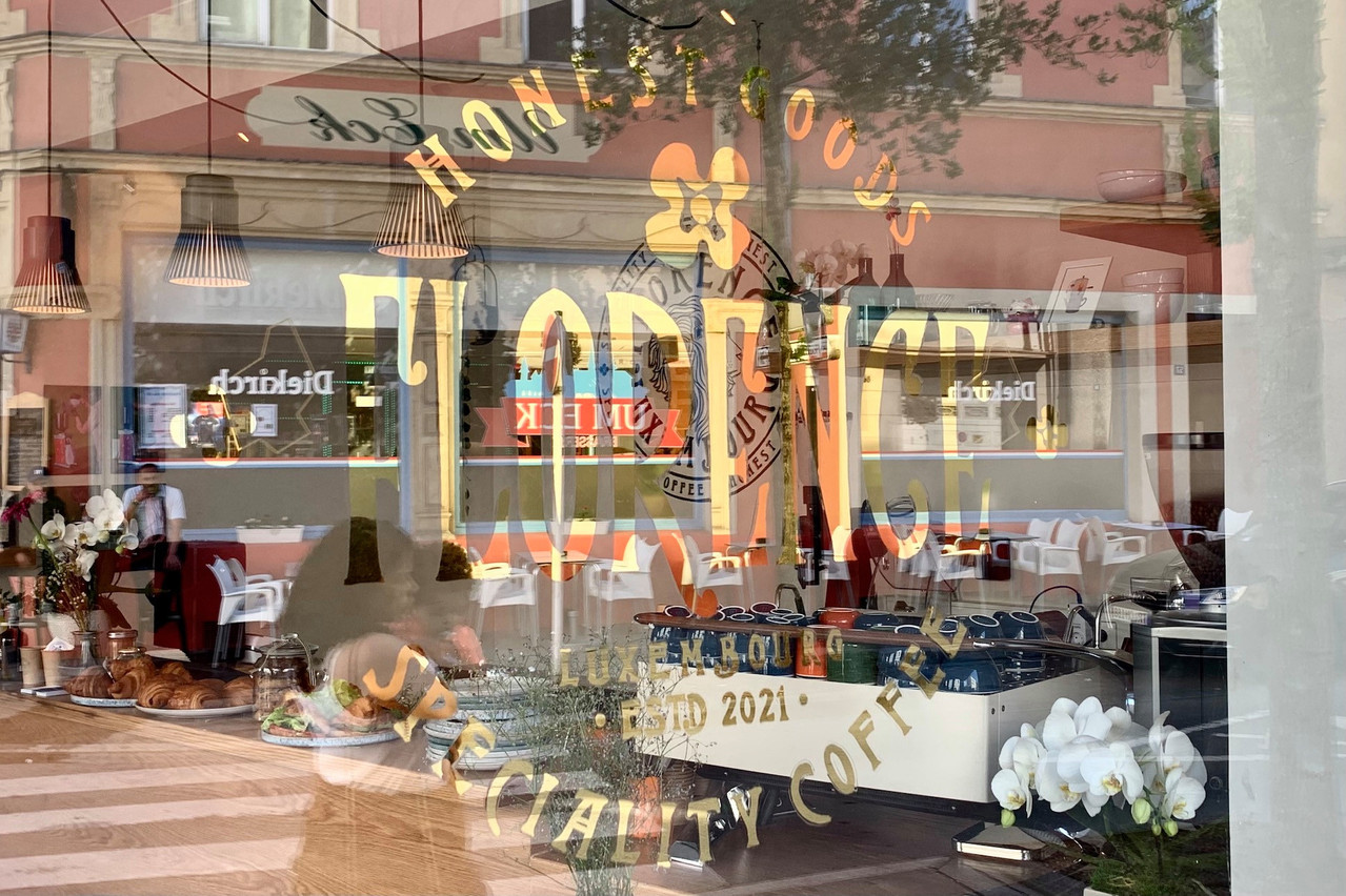Le nouveau coffee shop Florence se situe au coin très animé de la rue d’Anvers et de la rue Adolphe Fischer. (Photo: Maison Moderne)