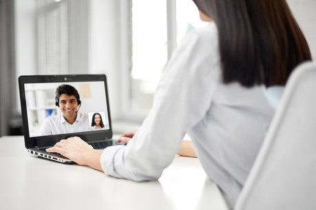 Les gestionnaires de fonds ont rapidement adopté des outils plus modernes pour garder le contact avec leurs clients. (Photo: Shutterstock)
