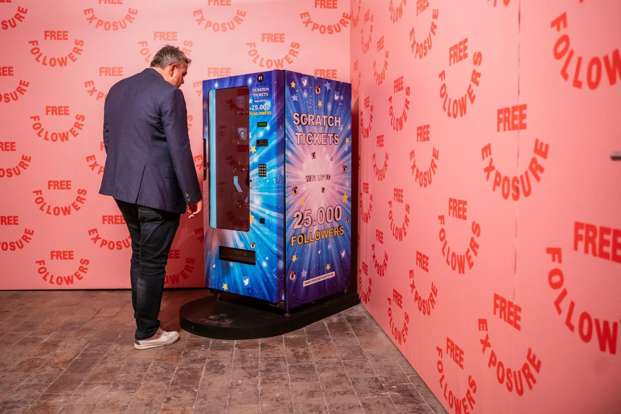 À ne pas louper pour ce premier volet de Multiplica 2021: la «Get Popular Vending Machine» de Dries Depoorter!  (Photo: Dries Depoorter)