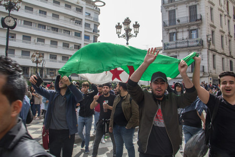 La jeunesse algérienne était descendue dans les rues depuis plusieurs jours pour manifester pacifiquement sa volonté de changement à la tête du pays. (Photo: Shutterstock)
