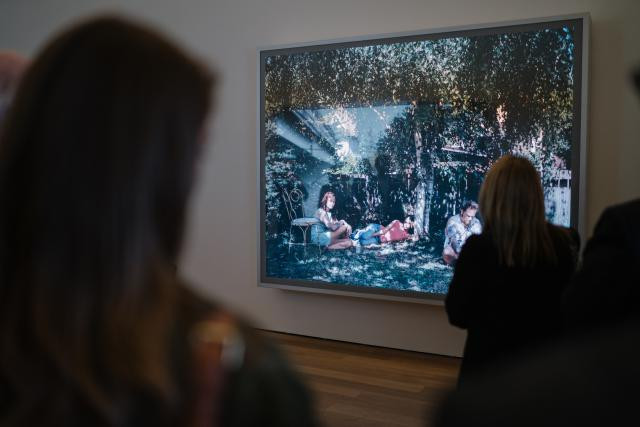 Vue de l'exposition Jeff Wall . Appearance, Mudam Luxembourg, 2018-2019. Photo: Marion Dessard - Mudam Luxembourg