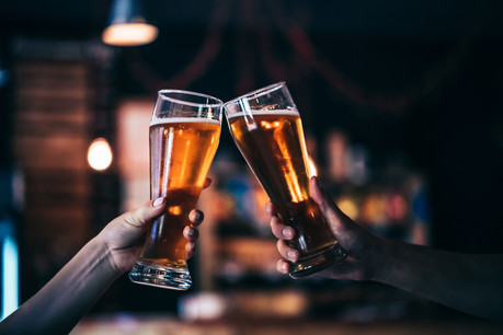 Acheter des bières en ligne pour les consommer plus tard… ou pas: c’est le principe de l’opération Café Courage. (Photo: Shutterstock)