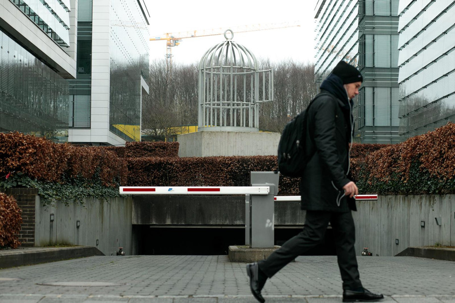 When discussing sustainable finance, “we should not forget about the finance part,” according to Michael Halling, chair in sustainable finance at the University of Luxembourg. Library picture: A pedestrian is seen in Kirchberg, 18 March 2020.  Photo credit: Matic Zorman