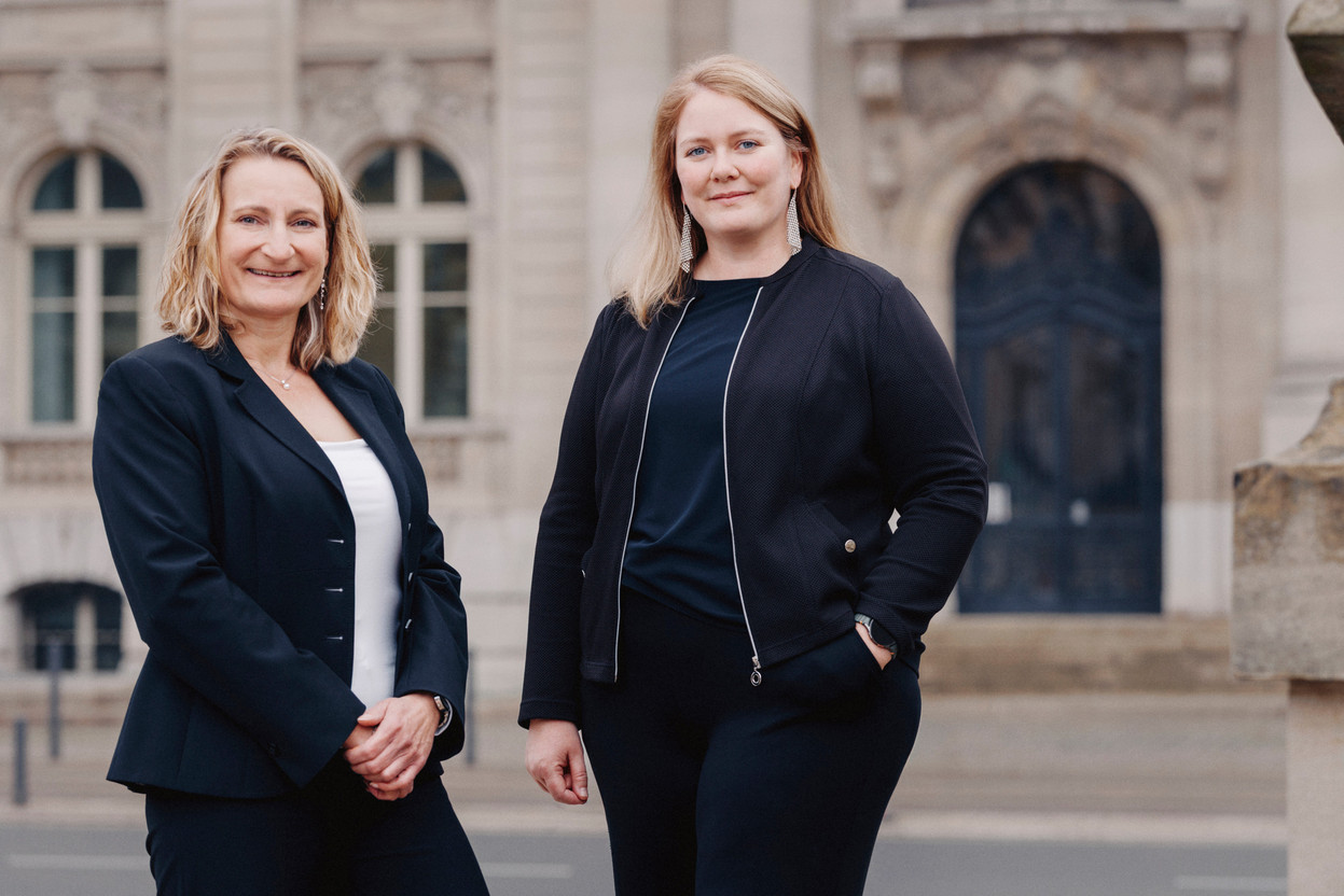 Sandra Schengen, Head of Business Unit, HR & People Management, and Aurélie Schleich, Team Manager, HR & People Management. Julian Pierrot / Paperjam