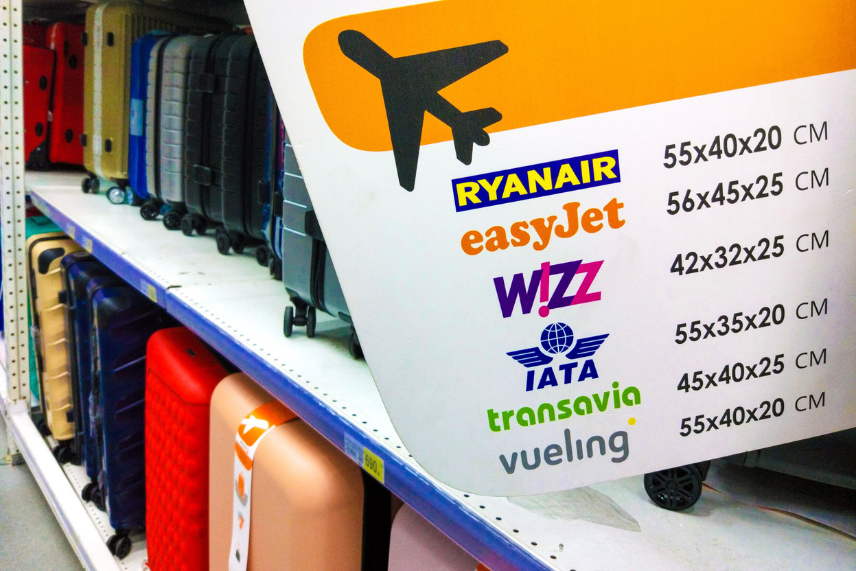 Whilst the European Commission is pushing to standardise the dimensions of hand luggage allowed in the cabin in order to avoid “inconvenience and confusion” for passengers, Luxembourg is clearly resisting the idea of a single standard being imposed on all airlines. Photo: Shutterstock