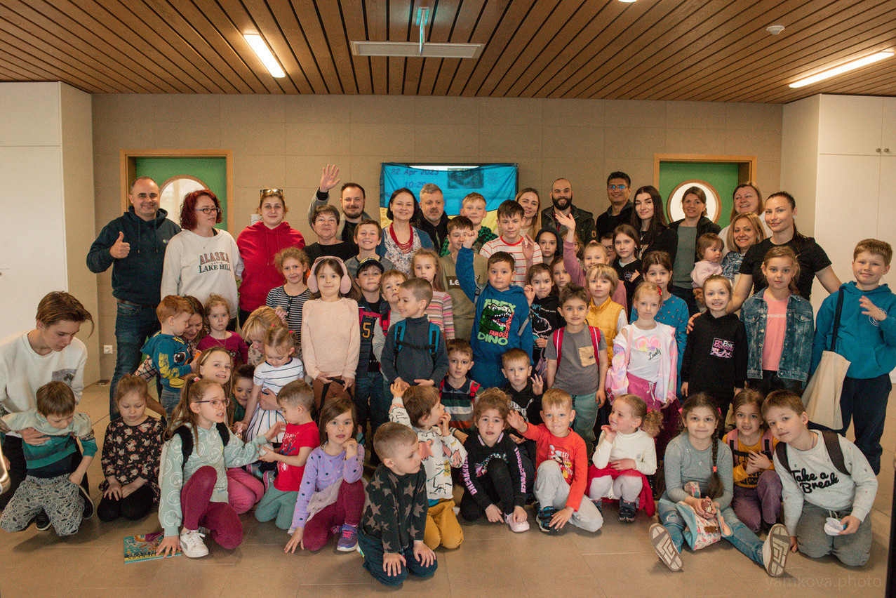 Amazon Luxembourg employees are visiting the kids of the Ukrainian school ‘Mriya’. (Photo: Yuliia Yamkova)