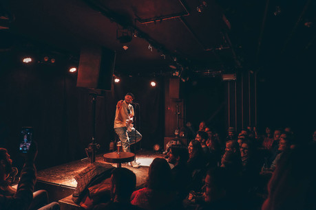 Sébastien Vécrin est à l’organisation et à la présentation du Nasty Comedy Club. (Photo: De Gudde Wëllen)