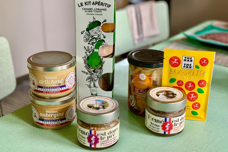 Fédération française de l’apéritif, Mémé est dans le pré, The Man with The Pan… autant de marques bonnes et décalées à retrouver à La Chapelle pour l’apéro, en plus des excellentes préparations maison. (Photo: Maison Moderne)