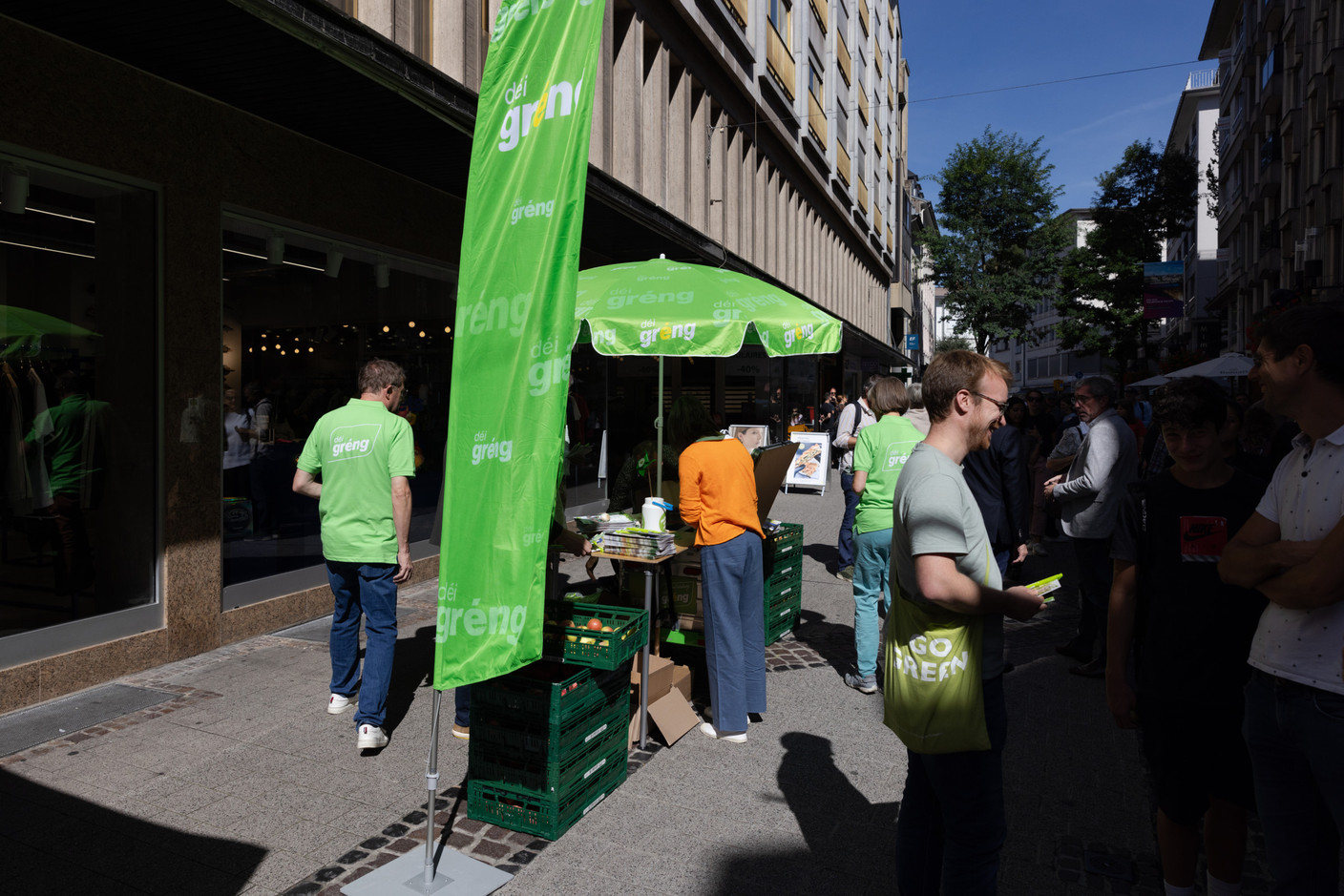 Déi Gréng set up two stands, one in the upper town (pictured) and the other in the Gare district, during the braderie, 4 September 2023. Photo: Romain Gamba/Maison Moderne