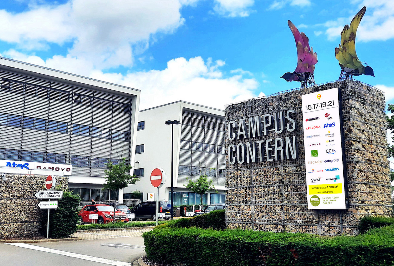 The campus use 100 % green electricity, has an autonomous electric shuttle bus service and car sharing system as well as beehives on its roof. Campus Contern 