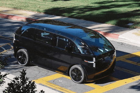 Révélée fin septembre et programmée pour 2021, «Canoo» roule déjà à Los Angeles, grâce au partenariat d’ArcelorMittal et de Hyundai. (Photo: Canoo)