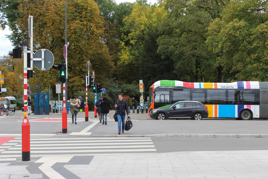 Non-profit ZUG, who push for a safer environment for pedestrians, recently pointed its finger at the city of Luxembourg over alleged unsafe crossings. The organisation identified 475, the municipality only considers 32 potentially problematic intersections.  Photo credit: Realityexplorer/Shutterstock