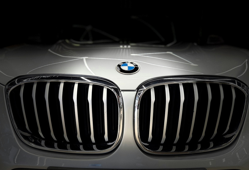 BMW surpasses Volkswagen this quarter in terms of car sales.  (Photo: Shutterstock)
