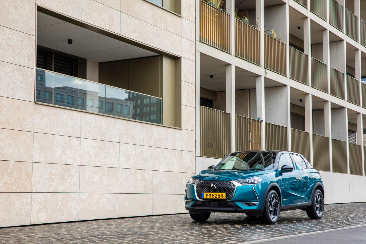 Ce petit DS 3 Crossback est plutôt réussi si on aime les voitures dont le design, tant extérieur qu’intérieur, a de la personnalité.  (Photo: Jan Hanrion / Maison Moderne)