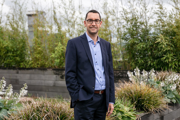 Yves Cheret, gestionnaire agréé chez Carta, explique que cette nouvelle autorisation permet à la société d’intégrer l’administration de fonds luxembourgeois à sa plateforme existante. (Photo: Romain Gamba/archives)