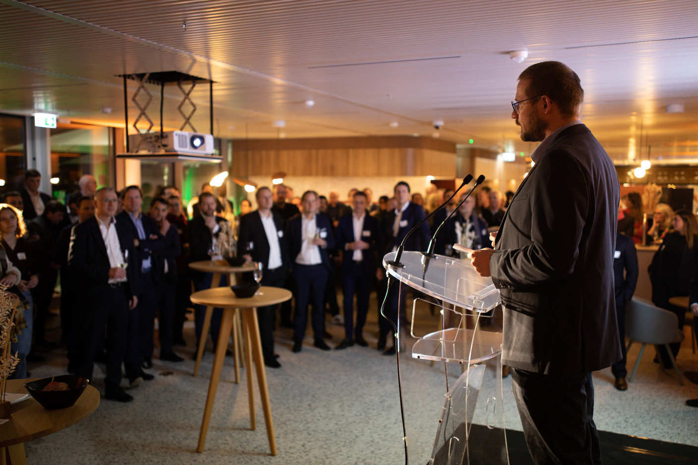 Thierry Bauwens, director advisory project management, gives a speech at the CBRE House inauguration. Photo: Maëlle Helias Louis