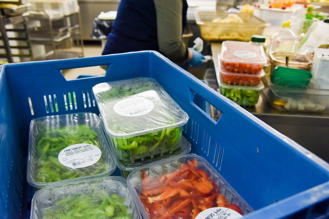 Les fruits et légumes vendus découpés resteront, pour leur part, protégés dans un emballage en plastique, l’interdiction de conditionnement se limite donc aux produits non retravaillés. (Photo: Union européenne) 