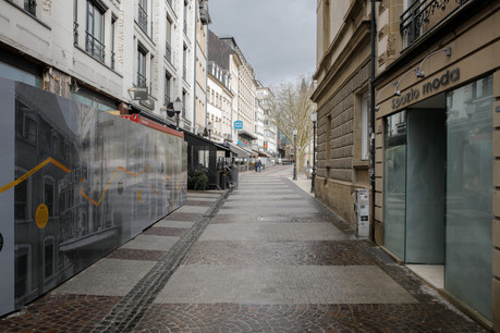 Rues désertes attendent la réouverture des magasins. Ce sera le 11 mai, une bonne nouvelle pour la CLC. (Photo: Romain Gamba / Maison Moderne)