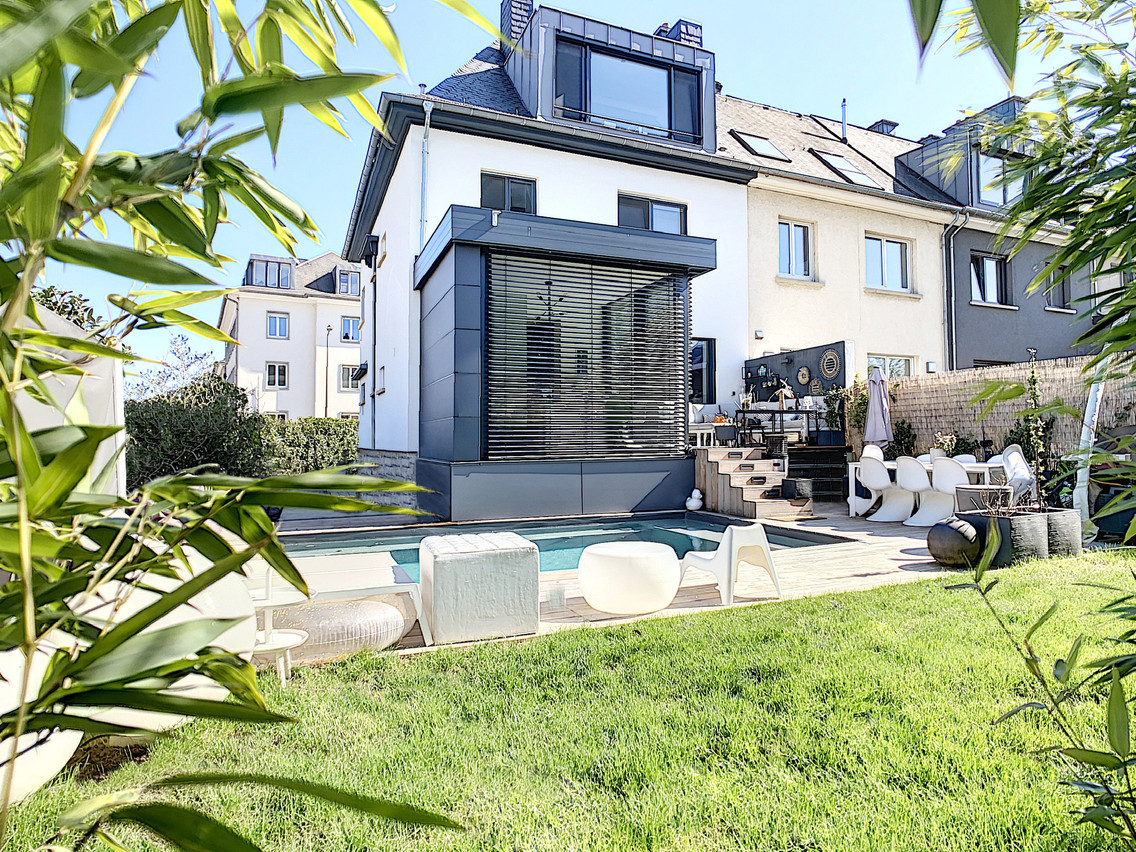 Le supplément luxe vaut 145.000 euros. Sans compter la piscine et sa terrasse, à 100.000 euros. (Photo: New Immo)