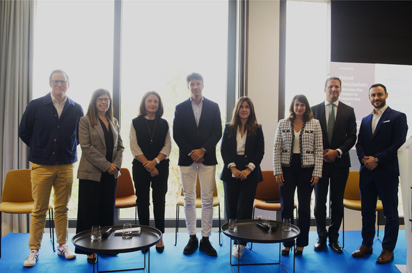 La banque espagnole a réuni, jeudi 24 septembre, Caixabank Asset Management Luxembourg, ioBuilders, Luxembourg for Finance, Qivalis et la Solana Foundation.  (Photo: Cecabank)