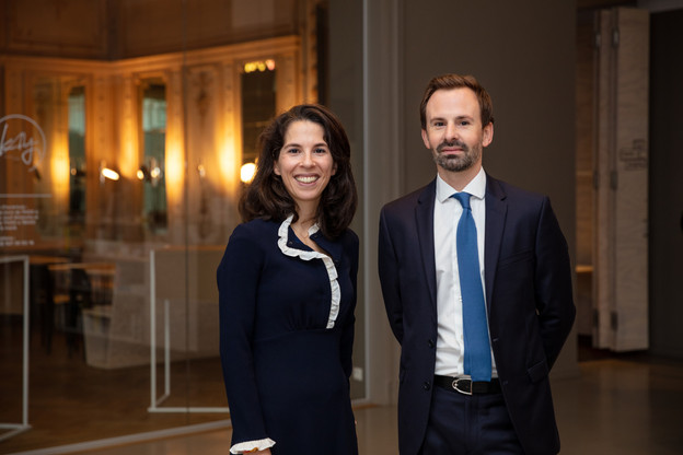 Priscilla Hüe et William Guilloux voient le Luxembourg comme une passerelle entre les principaux centres financiers du monde. (Photo: Romain Gamba/Maison Moderne)