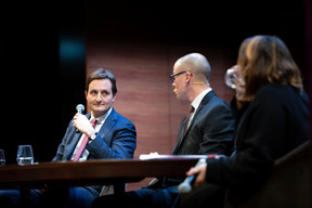 Nicolas Buck (Président de l'UEL), Thierry Raizer (Maison Moderne) et Nora Back (Présidente de l'OGBL) ((Photo: Patricia Pitsch))