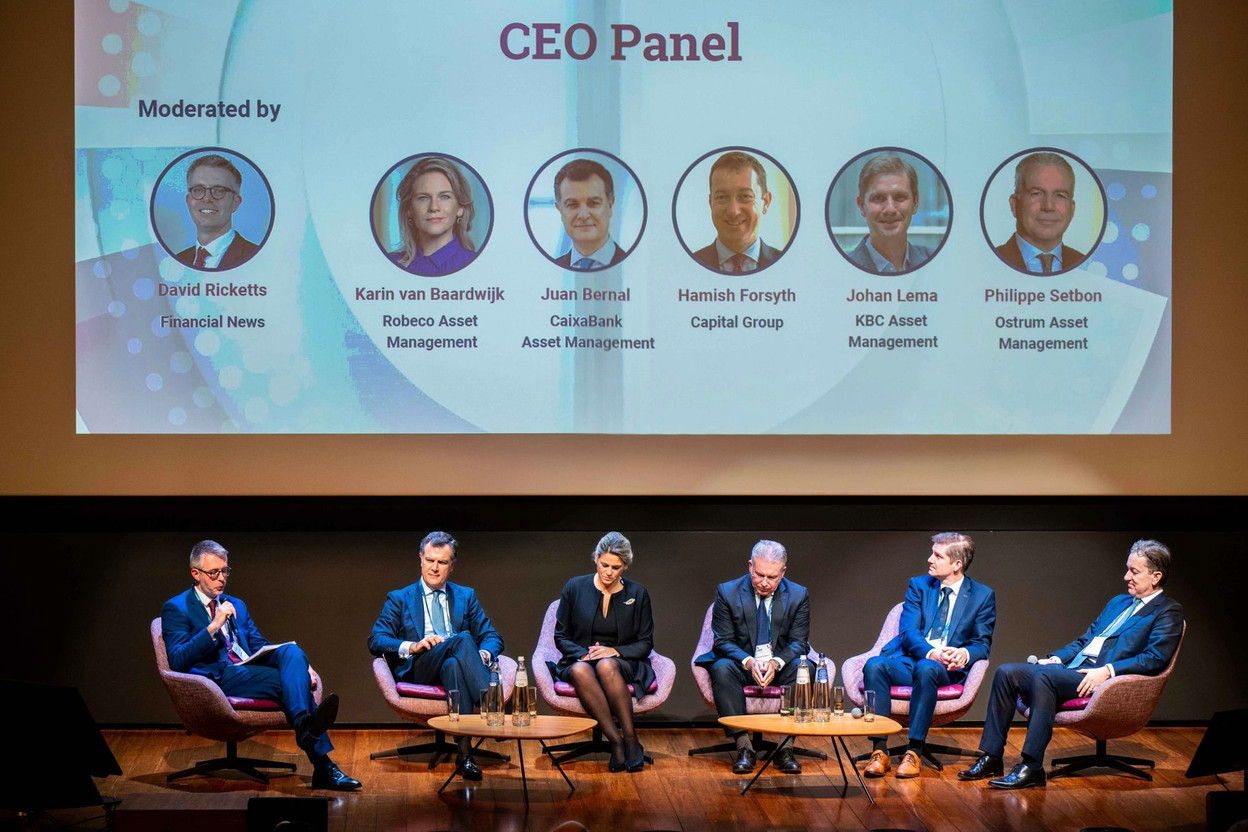 Moderated by David Ricketts (Financial News), the CEO panel during the European Fund and Asset Management Association’s Investment Management Forum on 23 November 2023 in Brussels featured insights from Juan Bernal (CaixaBank Asset Management), Karin van Baardwijk (Robeco Asset Management), Philippe Setbon (Ostrum Asset Management), Johan Lema (KBC Asset Management) and Hamish Forsyth (Capital Group). Photo: Efama