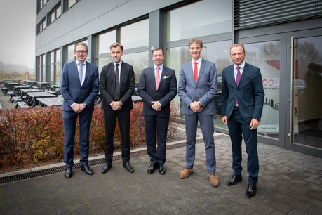 Andreas Olthoff, directeur général de Ceratizit Luxembourg, Franz Fayot, ministre de l’Économie, le Grand-Duc héritier Guillaume, Thierry Wolter, membre du directoire du groupe Ceratizit, et Gilles Roth, bourgmestre de Mamer, ont fêté les 100 ans de Ceratizit. (Photo: Blitz Agency 2021)