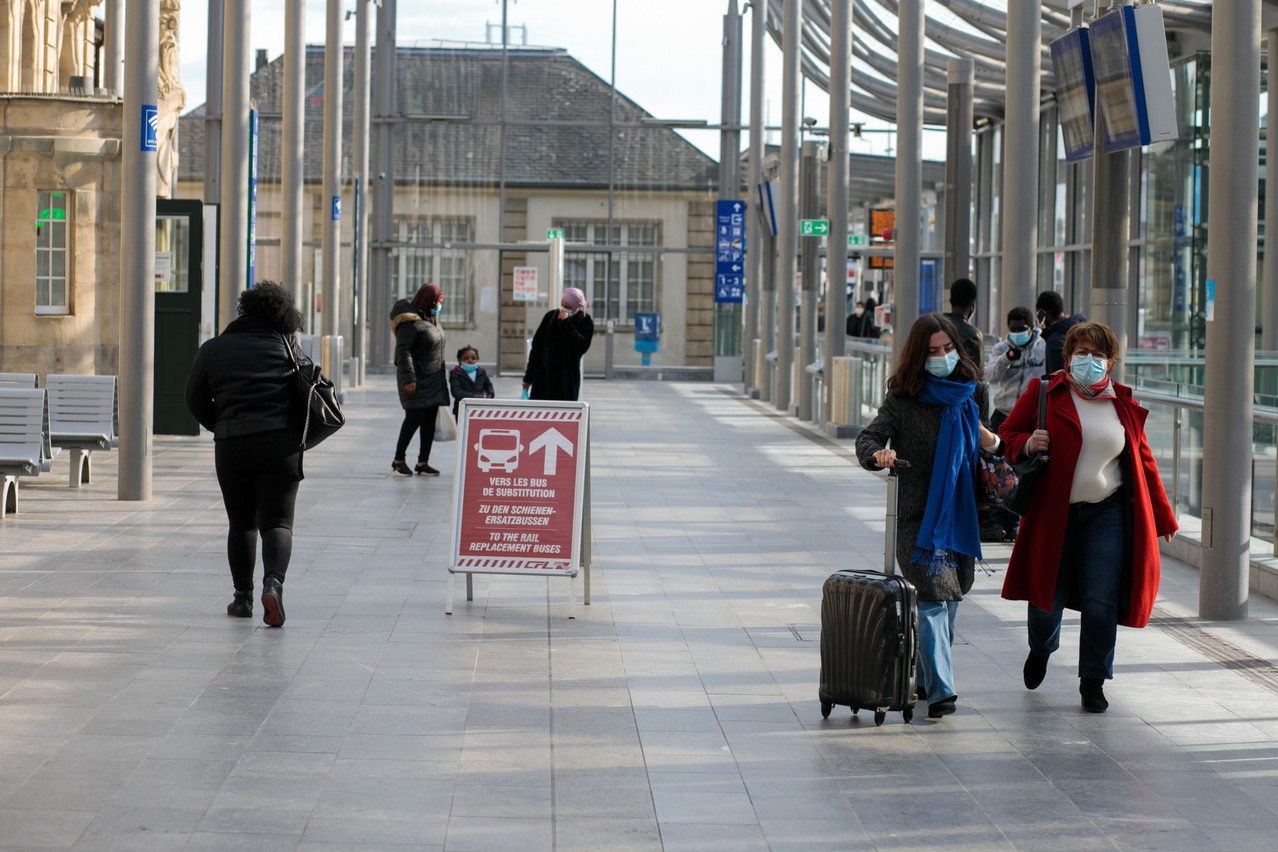 Suite à des retards de livraison, les travaux de modernisation de la gare de Luxembourg se prolongeront au-delà de l’échéance initialement fixée, le 11 septembre 2022. (Photo: Matic Zorman/archives) 