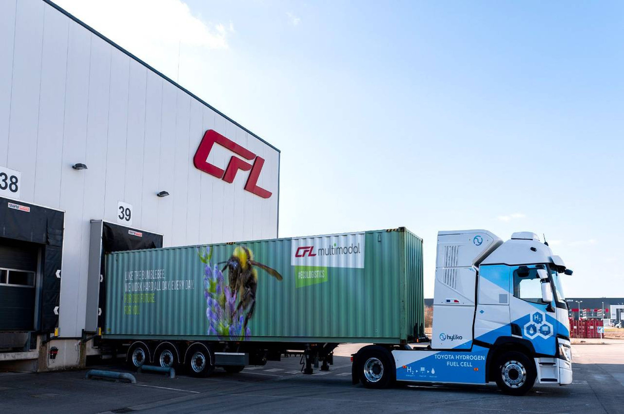 The HY T44 4x2 hydrogen truck, capable of towing up to 44 tonnes, has joined CFL Multimodal’s fleet to make freight transport greener. Photo: CFL Multimodal
