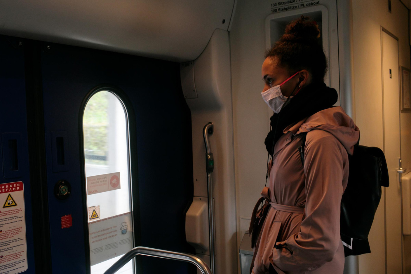 Le port du masque est obligatoire dans les trains, les bus, les salles d'attente et sur les quais. (Photo: Matic Zorman / Maison Moderne)
