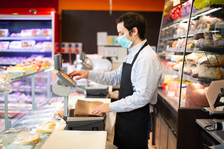 Pour la Chambre de commerce, le plafond des aides dans les secteurs sensibles doit être supprimé, au profit d’une grille d’évaluation des pertes de chiffre d’affaires. (Photo: Shutterstock)