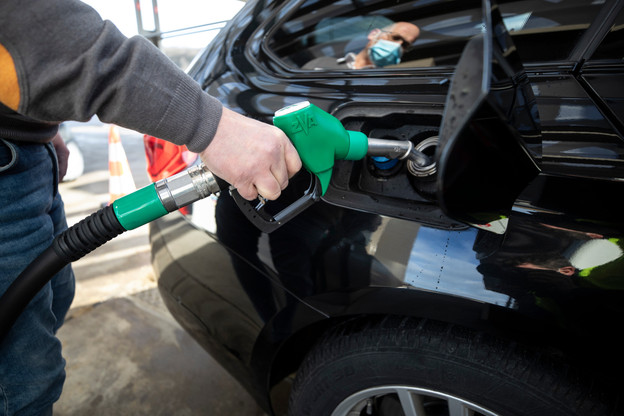 Les prix de l’essence et de l’énergie ont augmenté de façon spectaculaire. Les législateurs ont demandé au gouvernement de verser une subvention aux ménages. (Photo: Guy Wolff/Maison Moderne/Archives)