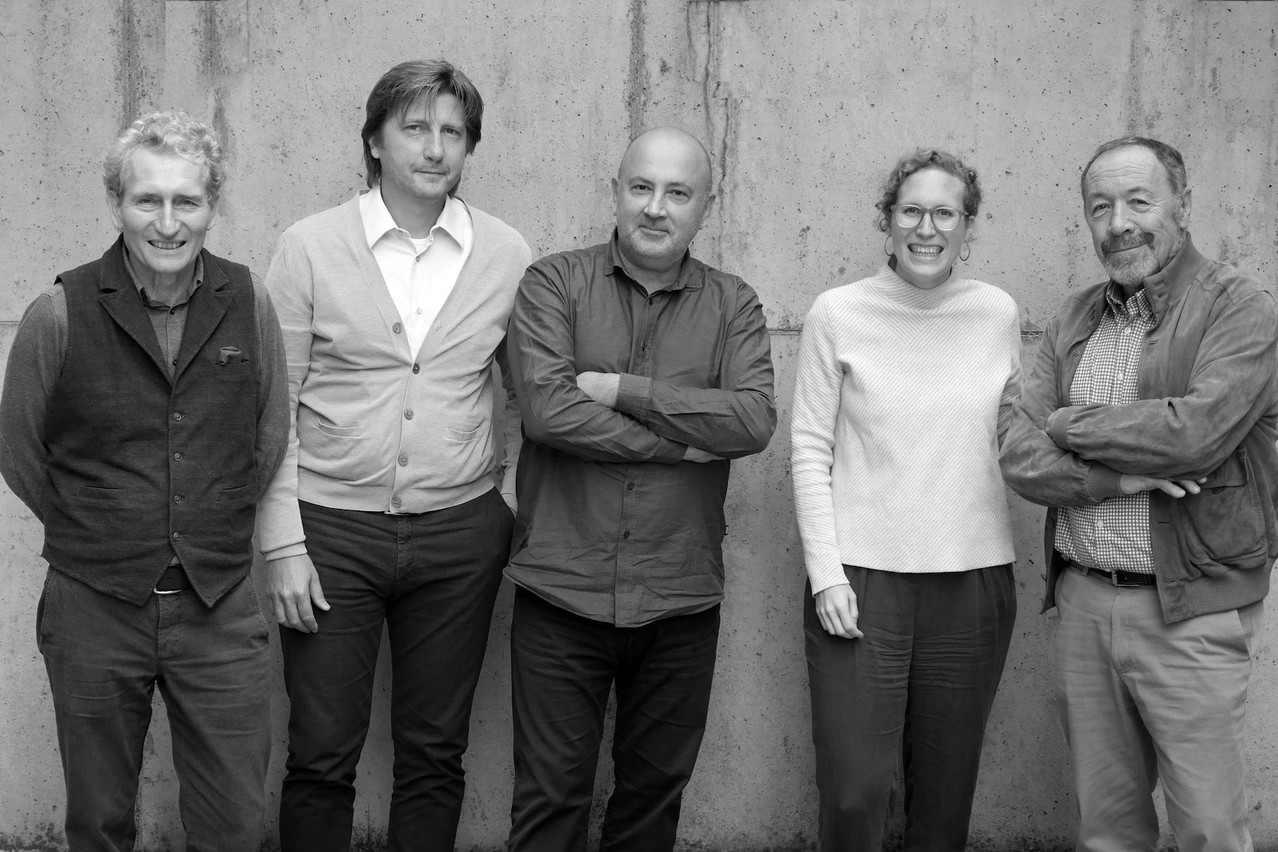 De gauche à droite: Martin Lammar, Maurizio Sguazzin, Petros Katsas, Marie Lammar et Edmond Decker. (Photo: Decker, Lammar & Associés)