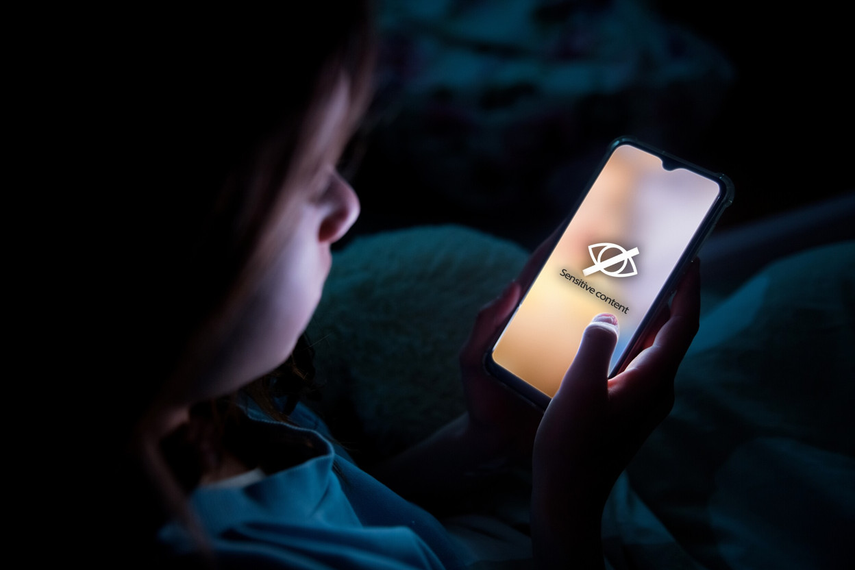 How can we protect children from online sexual predators? With this aim in mind, the European Union has revived a proposal that had already been rejected earlier this summer. But what does this proposal involve? (Photo: Shutterstock)