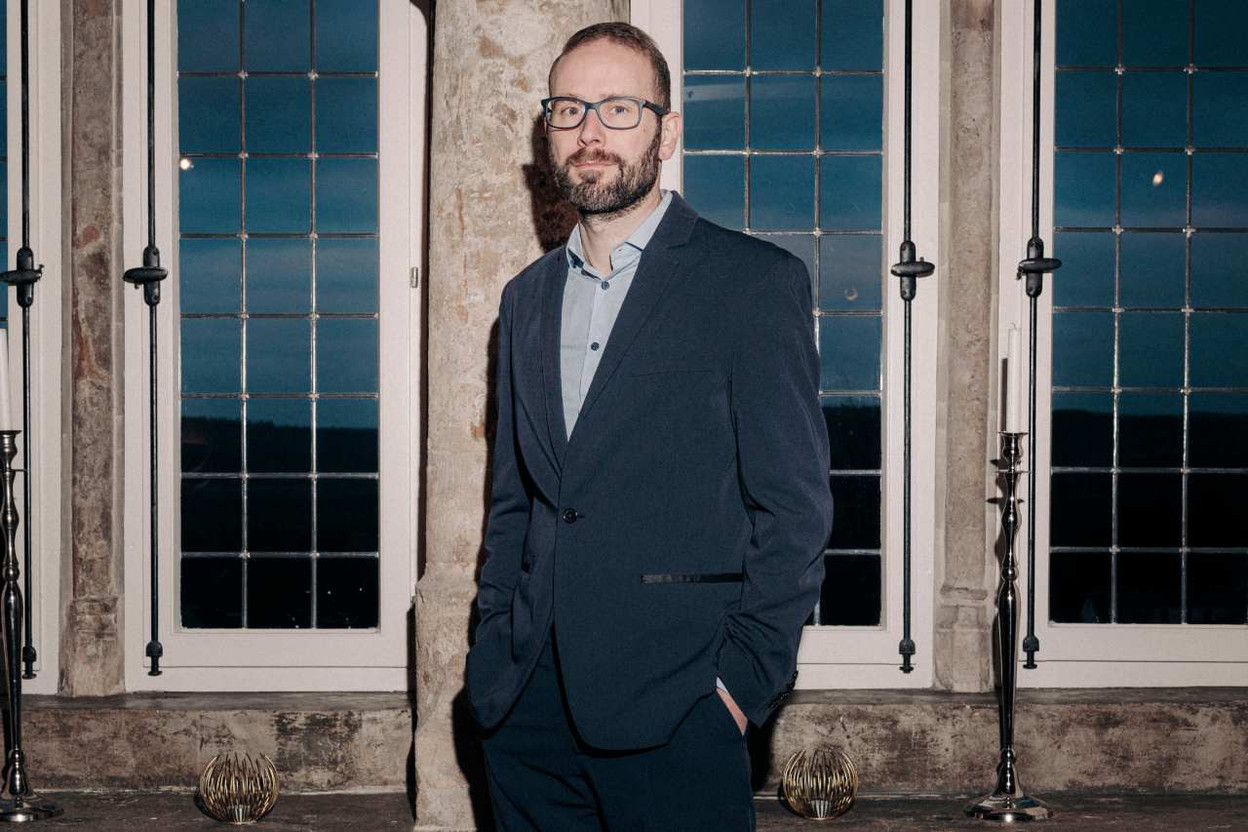 Servan Bernard returns to Château de Bourglinster, where he worked for eight years, with the sincere desire to bring it back to life. (Photo: Julian Pierrot/Paperjam)