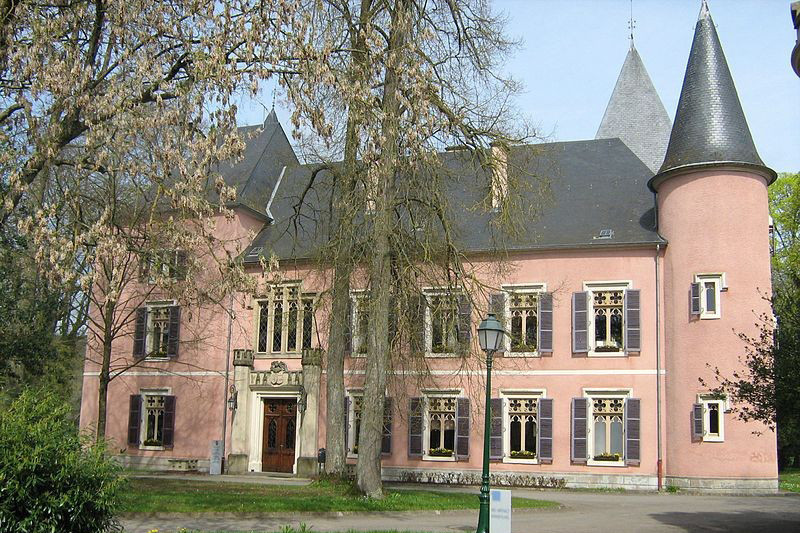 La commune d’Erpeldange-sur-Sûre attend le classement du château pour le rénover. (Photo: Ipigott/Commons Wikimedia)