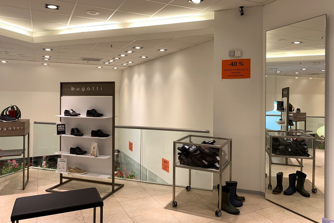L’heure est au déstockage avant l’arrivée annoncée des Chaussures Léon dans l’ancien magasin Chaussures Vedette. (Photo: Maison Moderne)