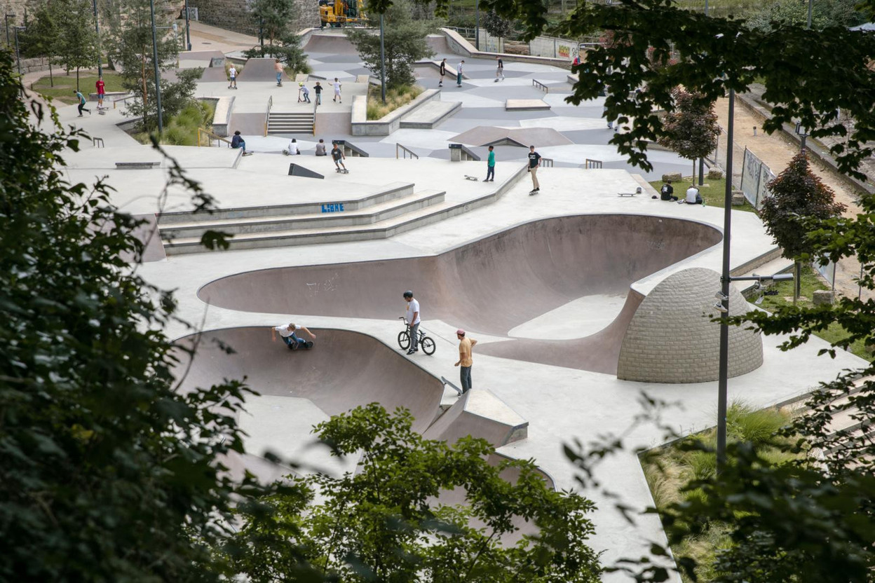 Enjoy running, cycling, fitness activities, mini-golf and even a 3,400m2 skatepark--all in Luxembourg City’s Pétrusse Valley. Photo: Romain Gamba/Archives