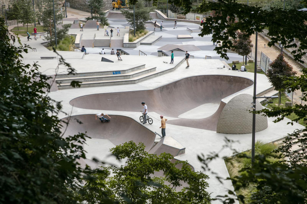 Enjoy running, cycling, fitness activities, mini-golf and even a 3,400m2 skatepark--all in Luxembourg City’s Pétrusse Valley. Photo: Romain Gamba/Archives