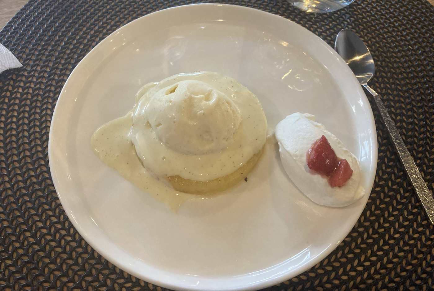 Roasted pineapple, vanilla ice cream and ginger cream. Photo: Céline Coubray/Maison Moderne