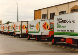 Avec ses camions de l’époque. ((Photo: Grosbusch))