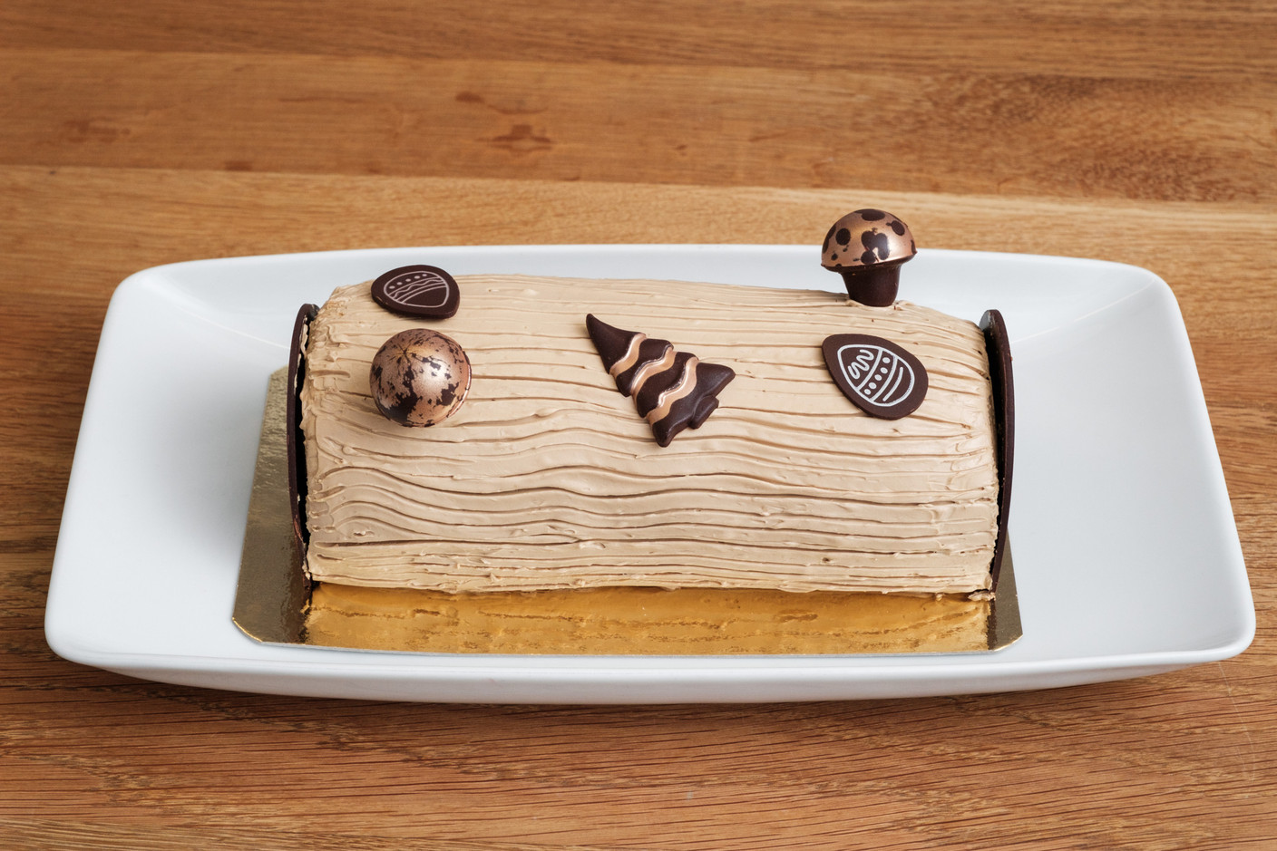 Cocottes offers a rolled log, with a tightly wrapped joconde biscuit delicately soaked in coffee syrup. (Photo: Patricia Pitsch/Paperjam)