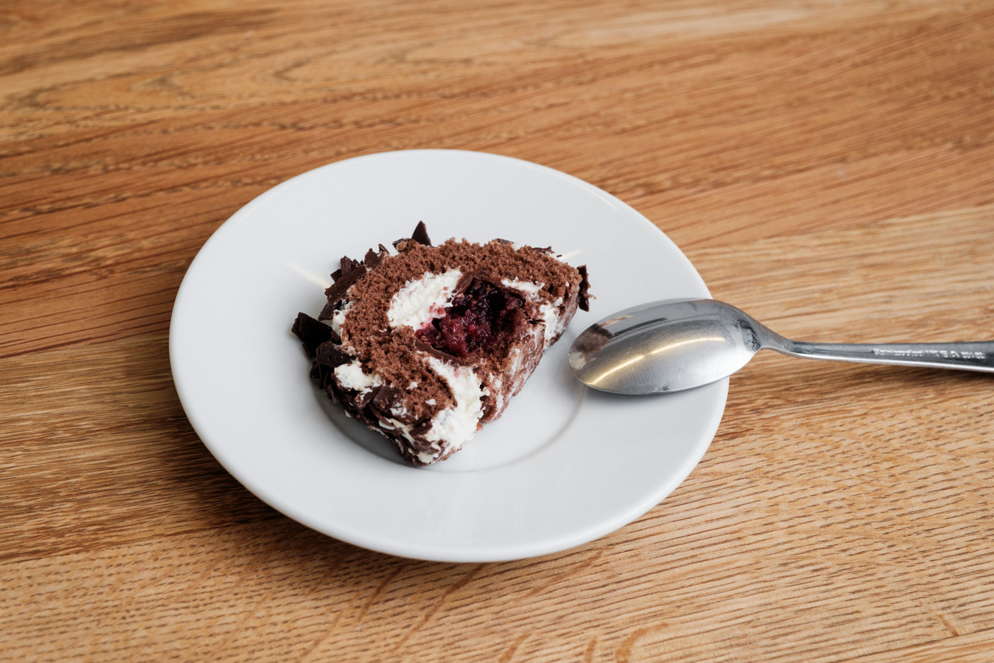 The Cactus Black Forest log is completely honest, not sickening at all and rather light for this type of dessert. (Photo: Patricia Pitsch/Paperjam)