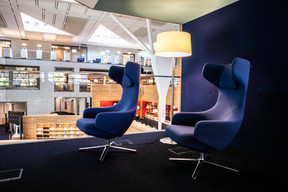 The National Library of Luxembourg (BNL) in Kirchberg houses over a million documents in several languages and offers comfortable areas for reading, working or simply wandering among the shelves. Photo: Edouard Olszewski