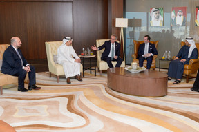 Étienne Schneider, vice-Premier ministre, ministre de l'Économie, ministre de la Santé; n.c.; Pierre Gramegna, ministre des Finances; S.A.R. le Grand-Duc héritier; Majid Saif Al Ghurair, président de la Chambre de commerce et d'industrie de Dubaï. ((SIP / Jean-Christophe Verhaegen))
